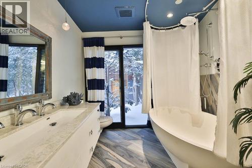 1352 Nocturne Court, Mississauga, ON - Indoor Photo Showing Bathroom