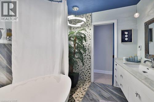 1352 Nocturne Court, Mississauga, ON - Indoor Photo Showing Bathroom