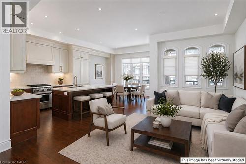 257 Hanover Street, Oakville, ON - Indoor Photo Showing Living Room