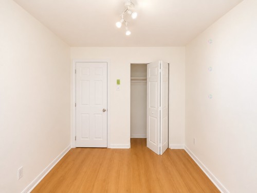 Chambre à coucher principale - 2-4460 Rue Elgin, Montréal (Pierrefonds-Roxboro), QC - Indoor Photo Showing Other Room