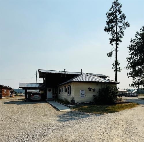6532 Wasa Lake Park Drive, Wasa, BC - Outdoor
