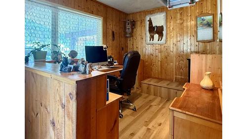 6532 Wasa Lake Park Drive, Wasa, BC - Indoor Photo Showing Office