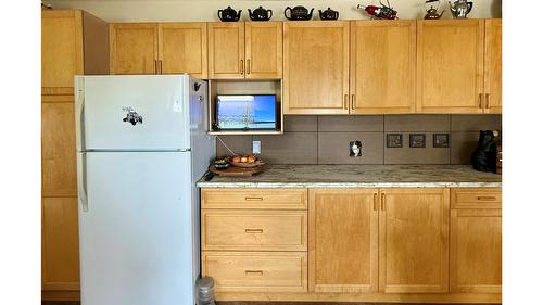 6532 Wasa Lake Park Drive, Wasa, BC - Indoor Photo Showing Kitchen