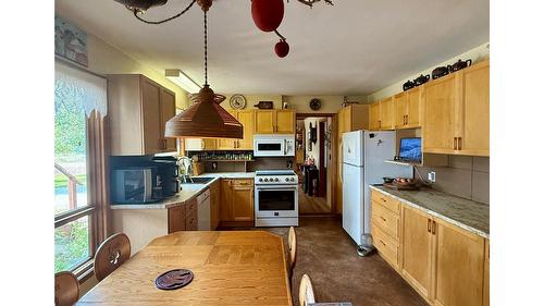 6532 Wasa Lake Park Drive, Wasa, BC - Indoor Photo Showing Kitchen