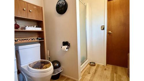 6532 Wasa Lake Park Drive, Wasa, BC - Indoor