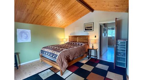 6532 Wasa Lake Park Drive, Wasa, BC - Indoor Photo Showing Bedroom