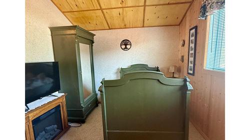 6532 Wasa Lake Park Drive, Wasa, BC - Indoor