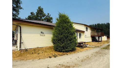 6532 Wasa Lake Park Drive, Wasa, BC - Outdoor