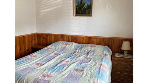 6532 Wasa Lake Park Drive, Wasa, BC - Indoor Photo Showing Bedroom