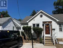 34 CLARENCE STREET  Brampton, ON L6W 1S3