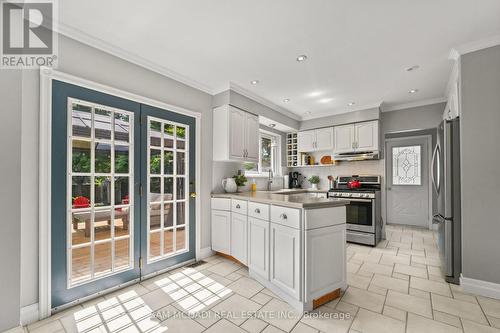 1440 Leda Avenue, Mississauga, ON - Indoor Photo Showing Kitchen