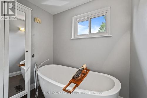 1440 Leda Avenue, Mississauga, ON - Indoor Photo Showing Bathroom