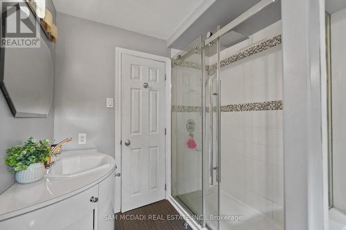 1440 Leda Avenue, Mississauga, ON - Indoor Photo Showing Bathroom