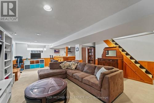 1440 Leda Avenue, Mississauga, ON - Indoor Photo Showing Living Room