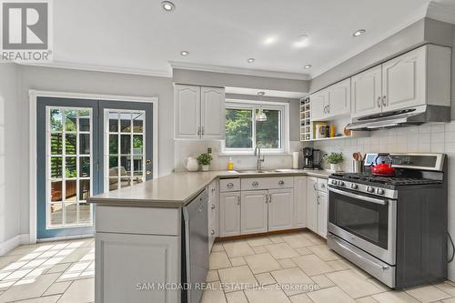 1440 Leda Avenue, Mississauga, ON - Indoor Photo Showing Kitchen