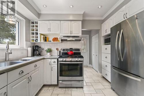 1440 Leda Avenue, Mississauga, ON - Indoor Photo Showing Kitchen With Double Sink