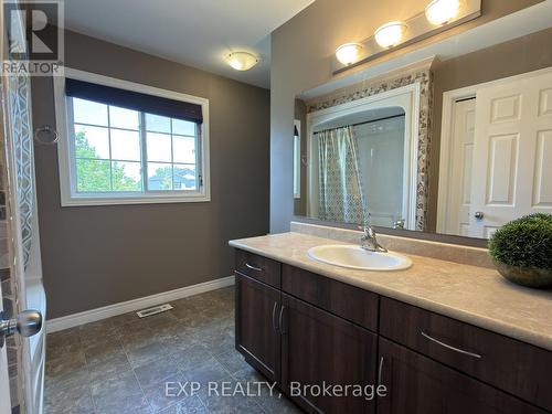 608 Highview Drive, St. Thomas, ON - Indoor Photo Showing Bathroom