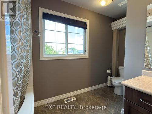 608 Highview Drive, St. Thomas, ON - Indoor Photo Showing Bathroom