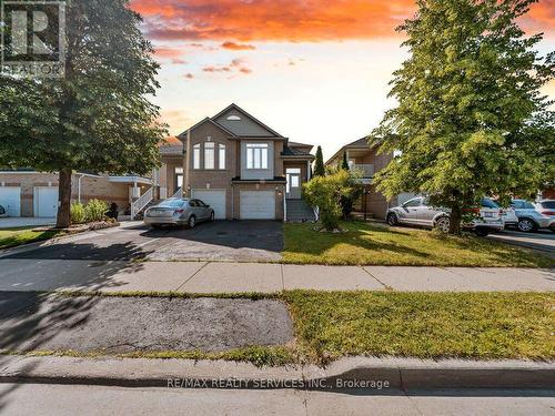 101 RIVER ROCK CRESCENT  Brampton, ON L7A 2W4