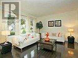 103 FAWCETT TRAIL Toronto, ON M1B 3A6