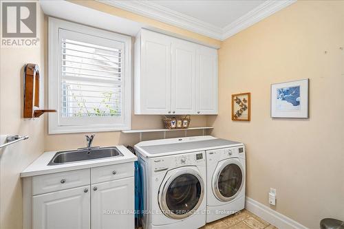1726 The Pines, Mississauga, ON - Indoor Photo Showing Laundry Room