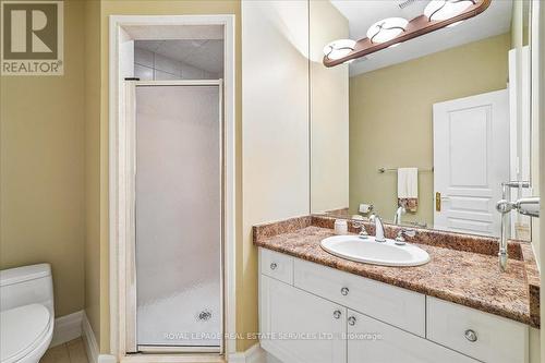 1726 The Pines, Mississauga, ON - Indoor Photo Showing Bathroom