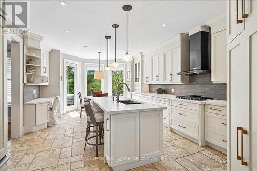 1726 The Pines, Mississauga, ON - Indoor Photo Showing Kitchen With Double Sink With Upgraded Kitchen