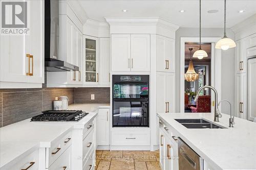 1726 The Pines, Mississauga, ON - Indoor Photo Showing Kitchen With Double Sink With Upgraded Kitchen