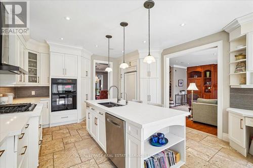 1726 The Pines, Mississauga, ON - Indoor Photo Showing Kitchen With Double Sink With Upgraded Kitchen