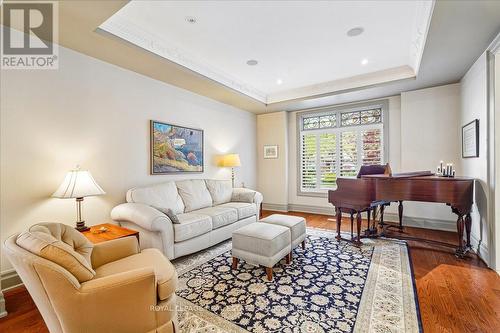 1726 The Pines, Mississauga, ON - Indoor Photo Showing Living Room