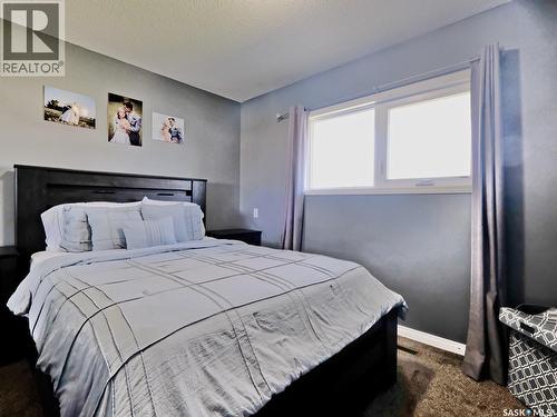1002 King Street, Rosetown, SK - Indoor Photo Showing Bedroom