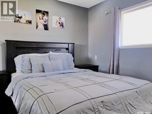 1002 King Street, Rosetown, SK - Indoor Photo Showing Bedroom
