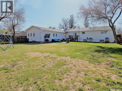 1002 King Street, Rosetown, SK - Outdoor