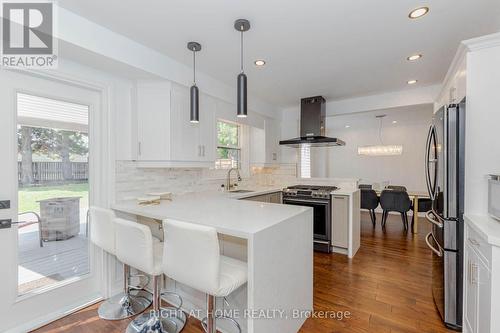 1073 Mesa Crescent, Mississauga, ON - Indoor Photo Showing Kitchen With Stainless Steel Kitchen With Upgraded Kitchen