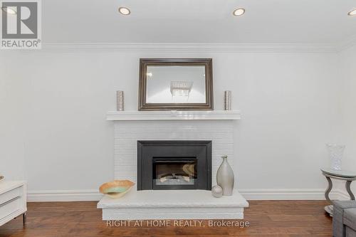 1073 Mesa Crescent, Mississauga, ON - Indoor Photo Showing Living Room With Fireplace