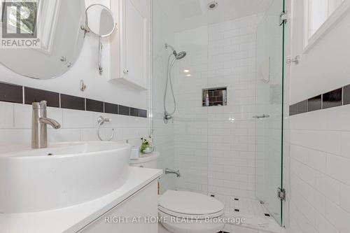 1073 Mesa Crescent, Mississauga, ON - Indoor Photo Showing Bathroom