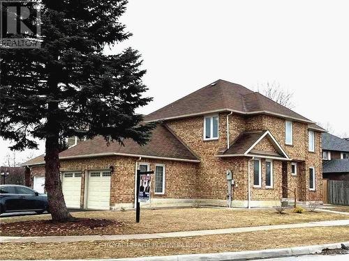 63 LORD SIMCOE DRIVE  Brampton, ON L6S 5G7