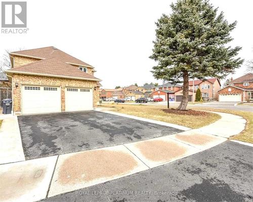 63 Lord Simcoe Drive, Brampton, ON - Outdoor