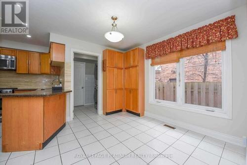 63 Lord Simcoe Drive, Brampton, ON - Indoor Photo Showing Kitchen