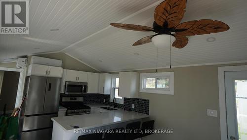 14 Sunset, Port Colborne (Sherkston), ON - Indoor Photo Showing Kitchen