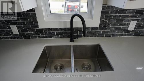 14 Sunset, Port Colborne (Sherkston), ON - Indoor Photo Showing Other Room