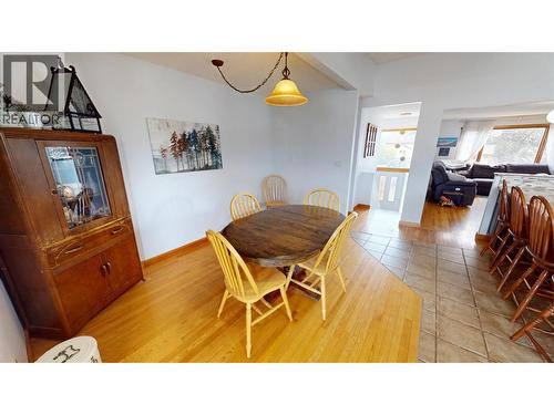 910 5Th Ave Avenue, Invermere, BC - Indoor Photo Showing Dining Room