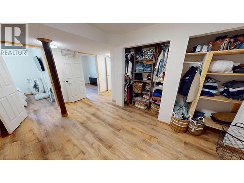 910 5Th Ave Avenue, Invermere, BC - Indoor