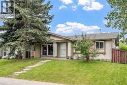 227 Manora Crescent NE  Calgary, AB T2A 4S4