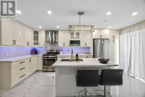 93 Scepter Place, Whitby, ON - Indoor Photo Showing Kitchen With Upgraded Kitchen