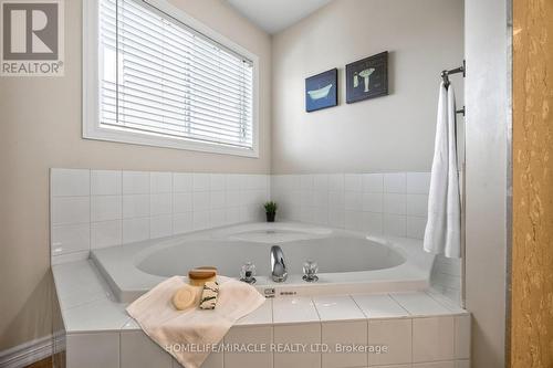 93 Scepter Place, Whitby, ON - Indoor Photo Showing Bathroom