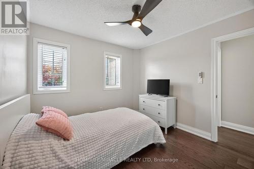 93 Scepter Place, Whitby, ON - Indoor Photo Showing Bedroom