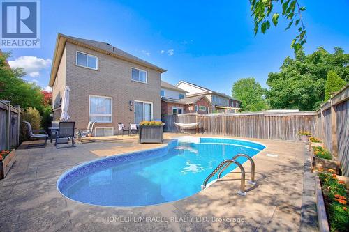 93 Scepter Place, Whitby, ON - Outdoor With In Ground Pool