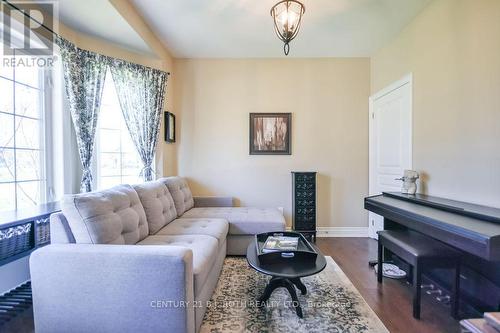 2 Roy Hickling Drive, Springwater, ON - Indoor Photo Showing Living Room