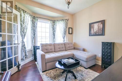 2 Roy Hickling Drive, Springwater, ON - Indoor Photo Showing Living Room